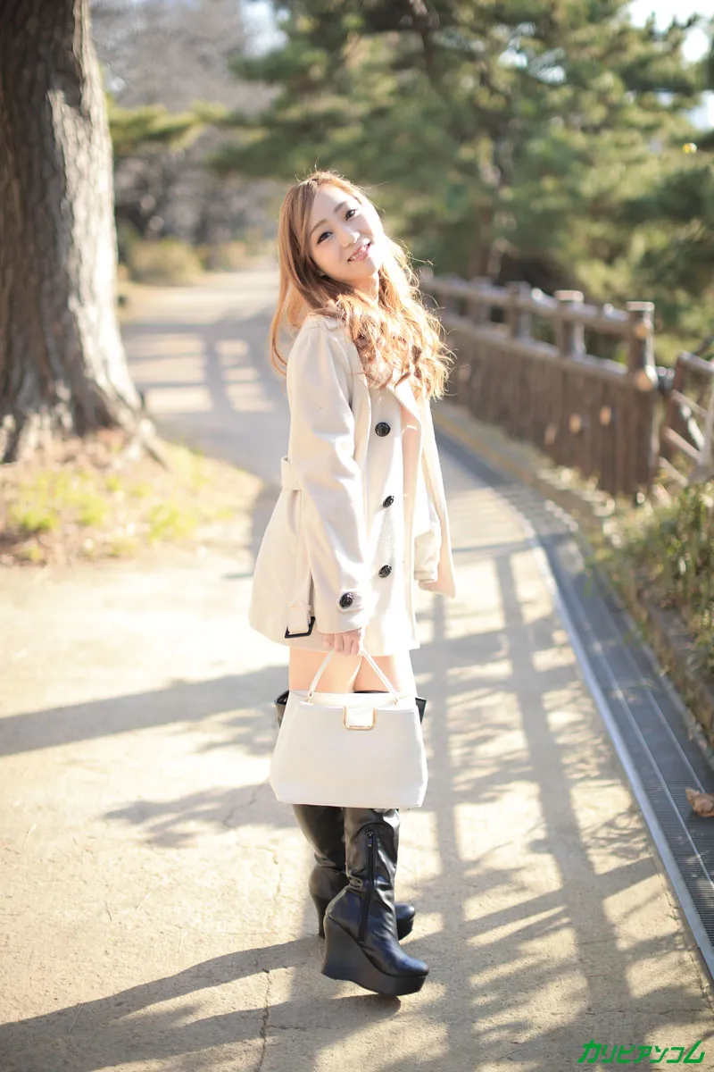 僕の彼女が如月ジュリだったら 〜主導権とチンコを握られている僕〜-1