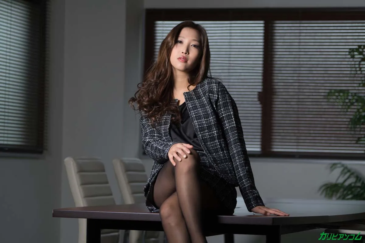 逆セクハラが趣味の淫乱女上司-2