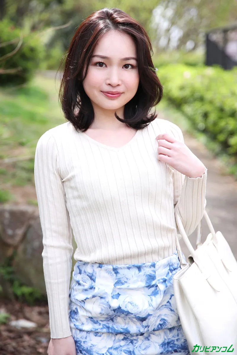 ちっちゃ可愛いキツマン熟女さんと飛びっこで火照るホテルIN！-2