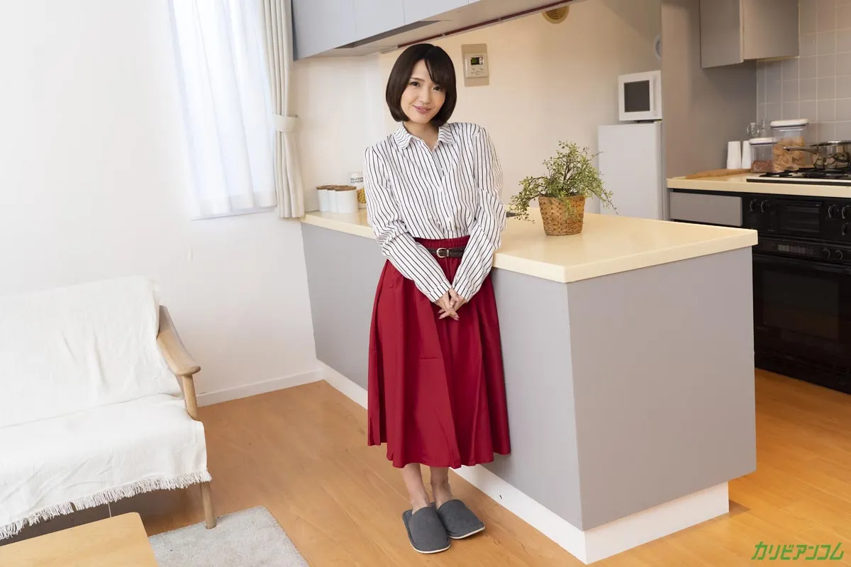 パパ友にノーパンメコスジで全力アピール ~W不倫で盛り上がる若妻~-1