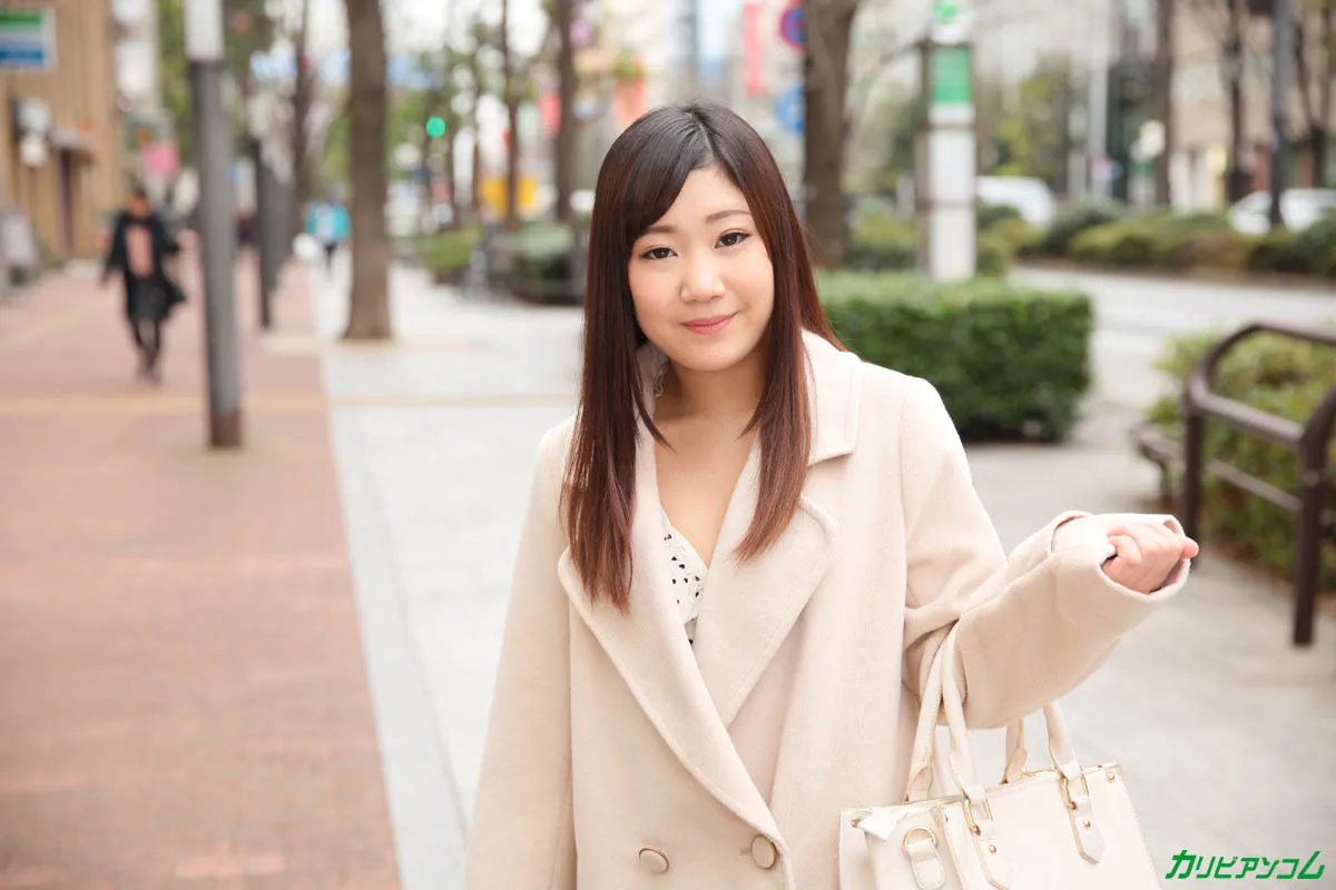 久しぶりに会えた彼女が股間に喰らいついて来ました！-1