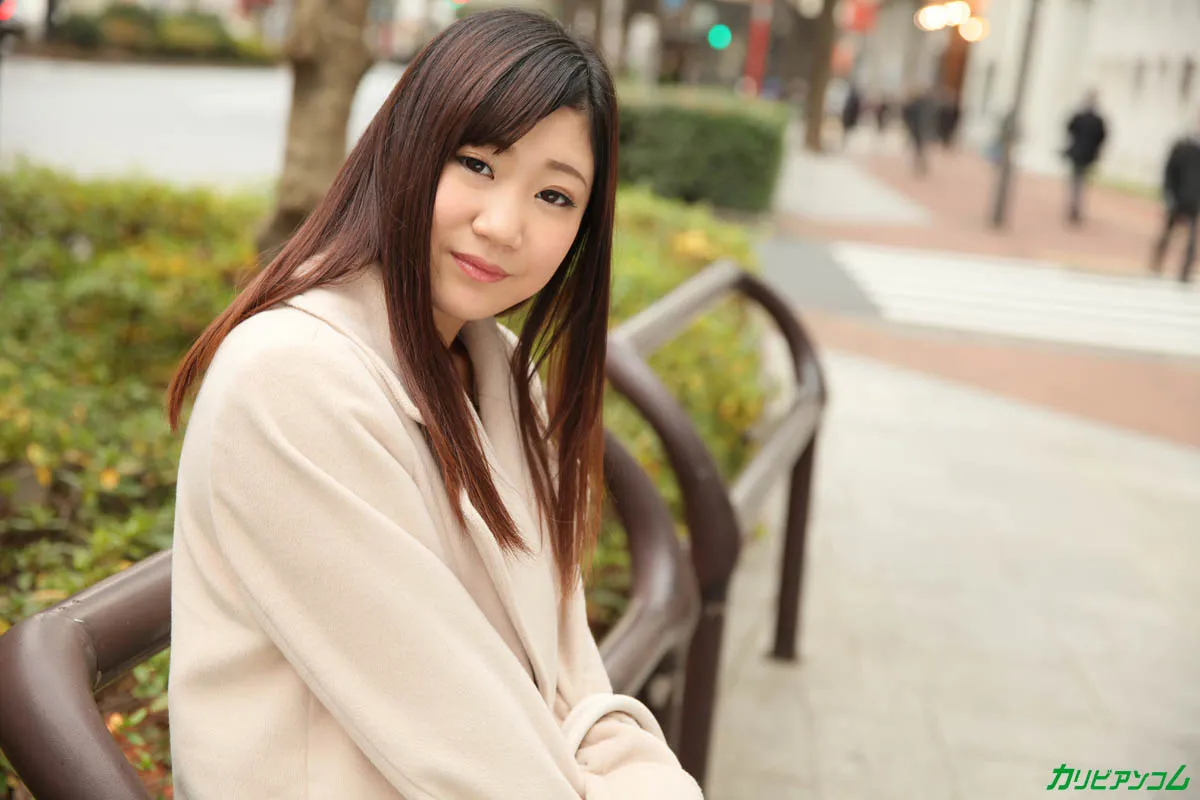 久しぶりに会えた彼女が股間に喰らいついて来ました！-2