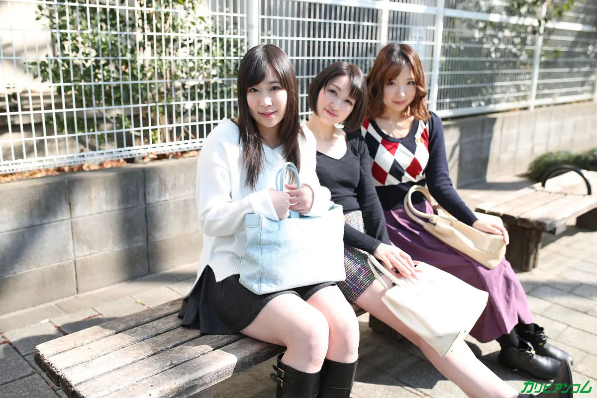 私達、女子大から帰る途中に乱交してしまいました２-4