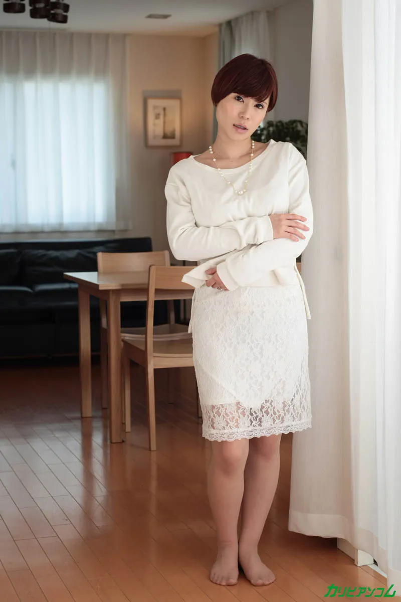 夫の上司の責めに濡れていく貞淑妻の身体-1