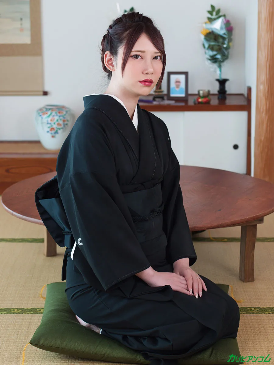 未亡人NTR ~夫の遺影の前で夫の弟の肉棒で慰められる~-1