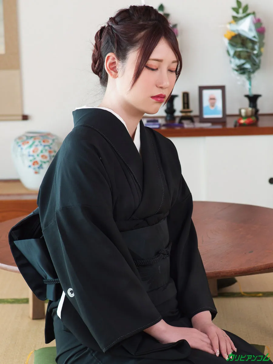 未亡人NTR ~夫の遺影の前で夫の弟の肉棒で慰められる~-2