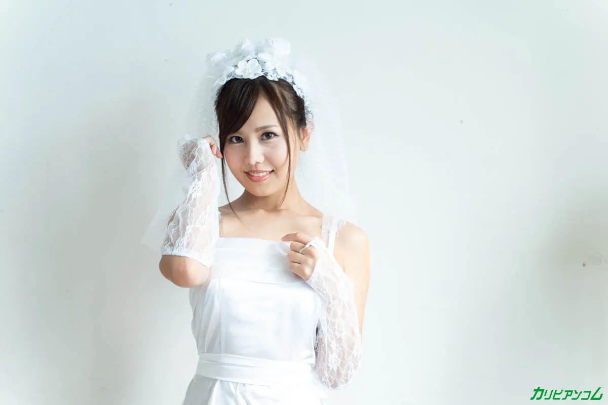 ベールを脱いだ女優の本性 〜神聖な気持ちで淫らな濡れマンコ〜-1