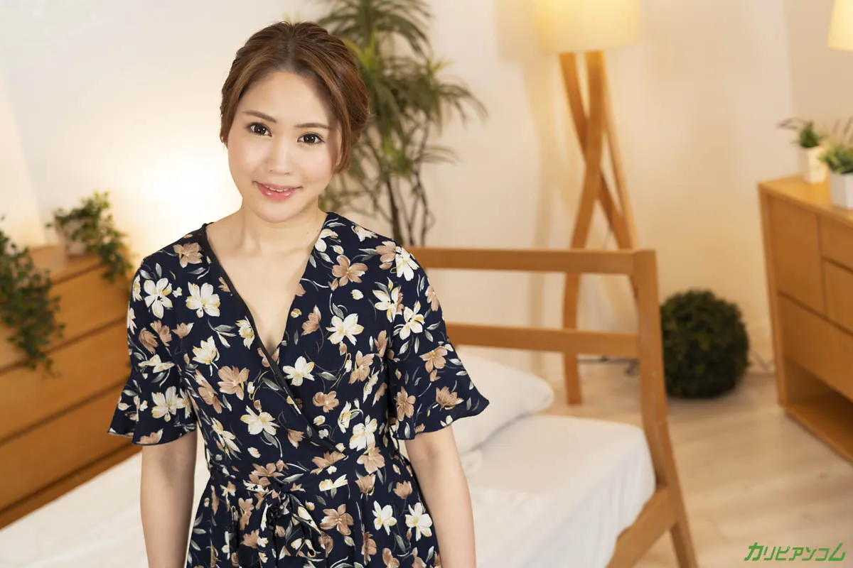 エステで勝手に性感を開発されちゃったセレブ婦人-1