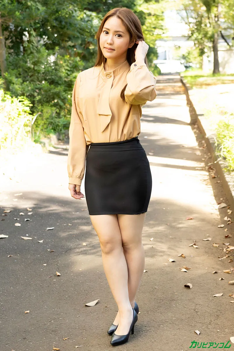 高嶺の花過ぎて男性経験が極端に少なかった美女-1