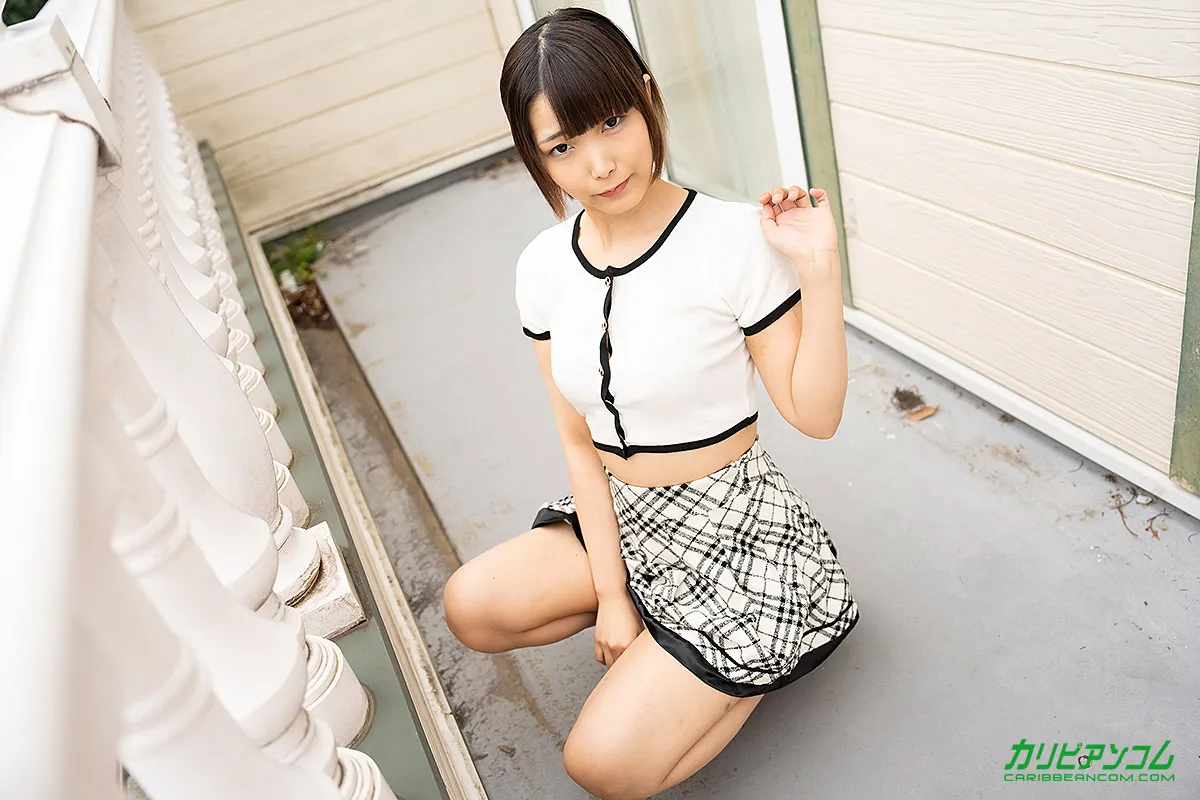 Debut Vol.94 〜初脱ぎに緊張しているけれど、オマンコいじりは筋金入り〜-2