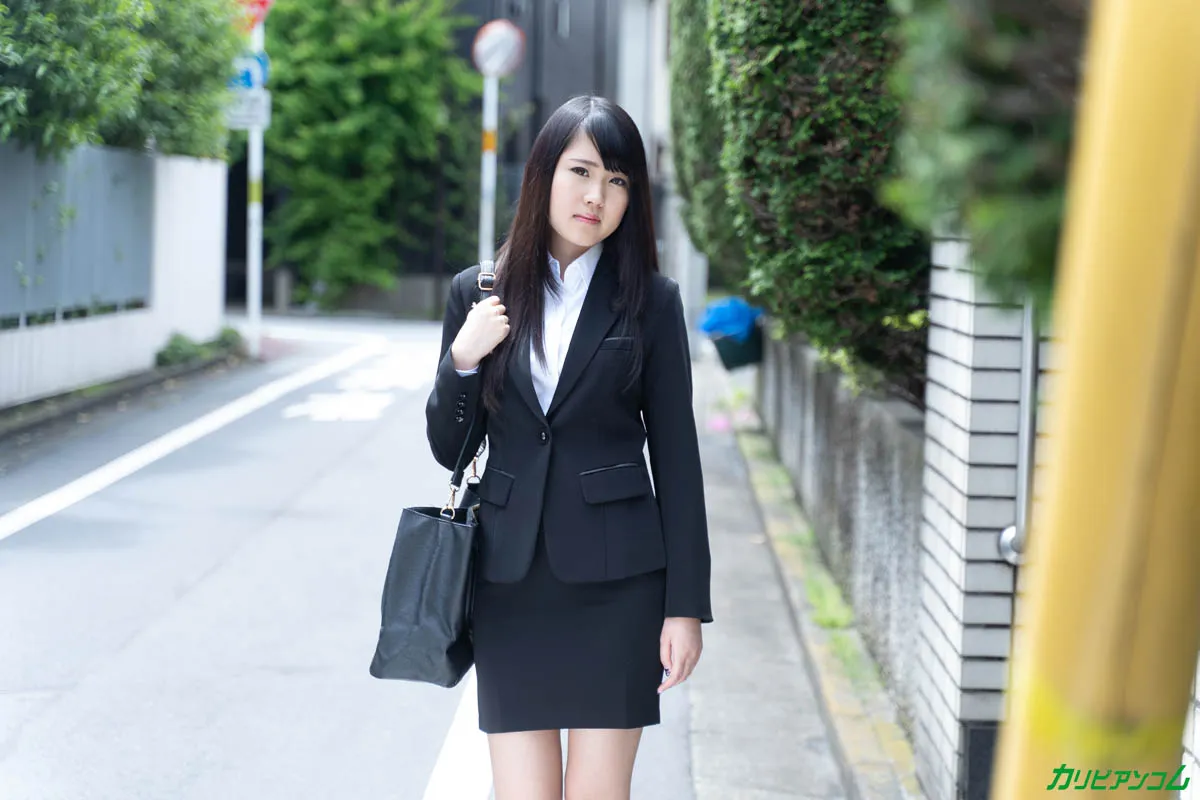 女子大生が受けた凌辱研修 〜私と彼氏と彼の上司と〜-1