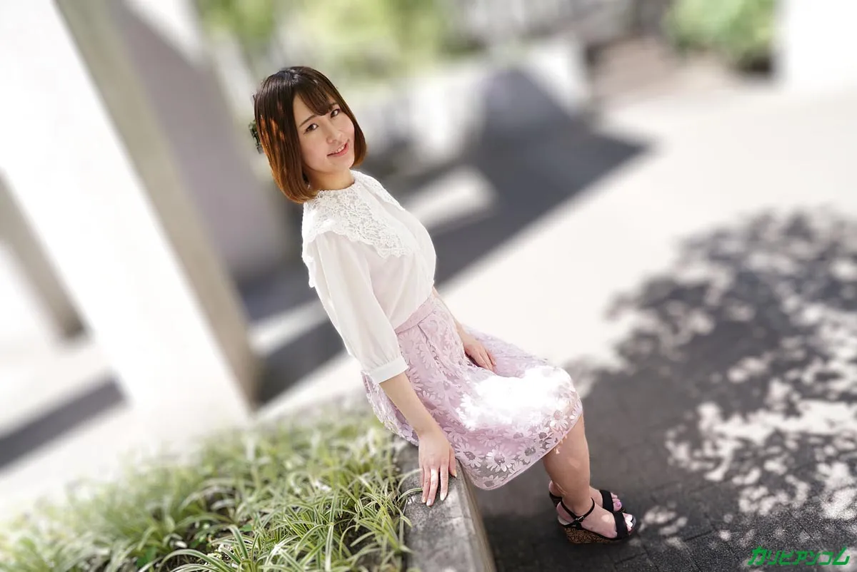 出会い系で知り合ったJDは剃りたてつるつるマンコ-2