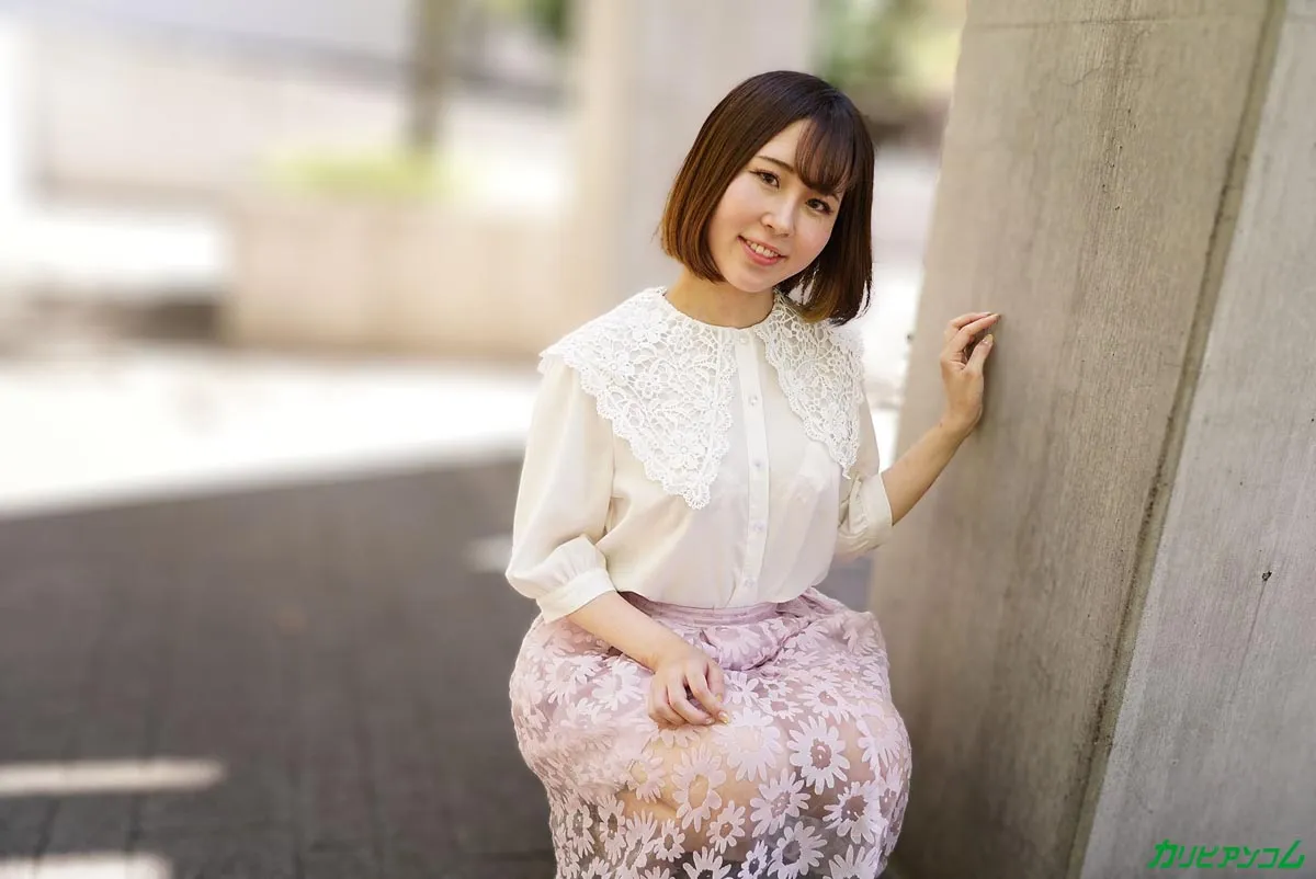 出会い系で知り合ったJDは剃りたてつるつるマンコ-4