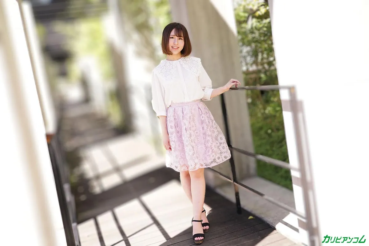 出会い系で知り合ったJDは剃りたてつるつるマンコ-5