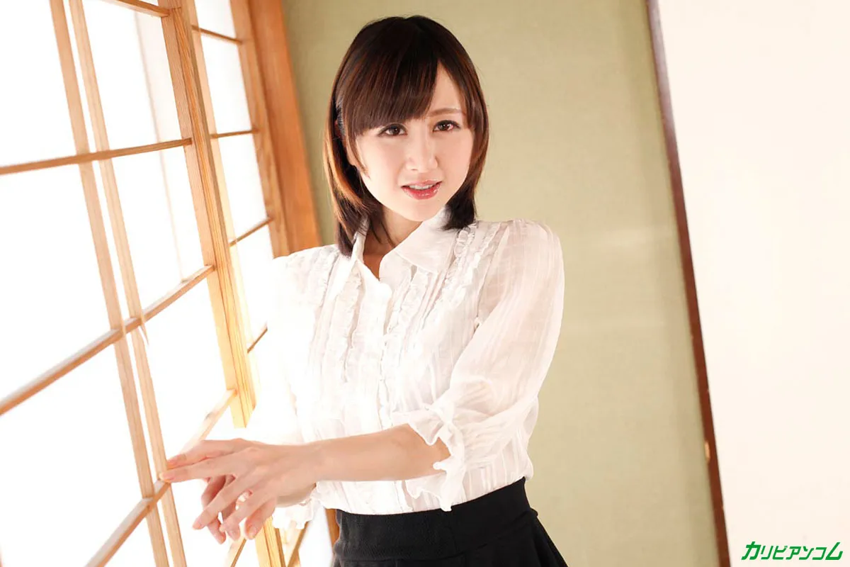 三花れなを手懐ける 〜赤らんだ白桃おっぱい〜-1