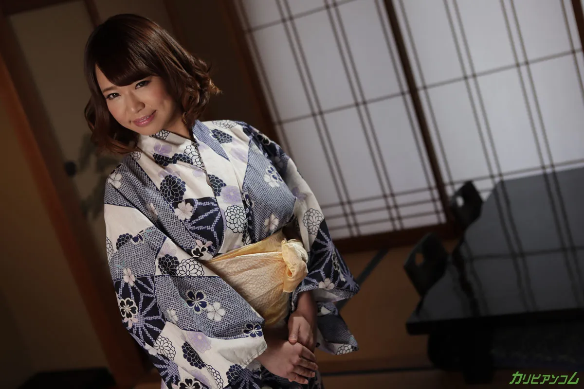 いいなり3P温泉 〜押しに弱いヤリマン巨乳はチェックインから即種付け〜-1