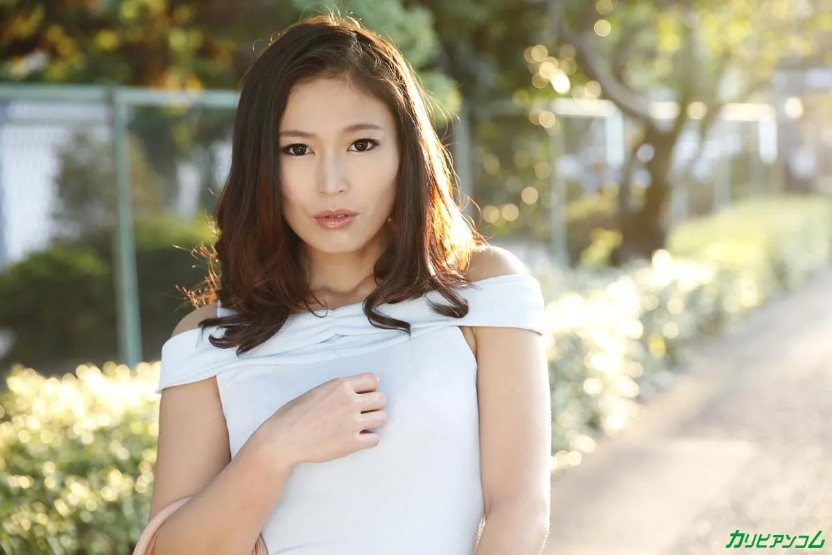 夫の借金の肩代わりに蝕まれた美人妻-1