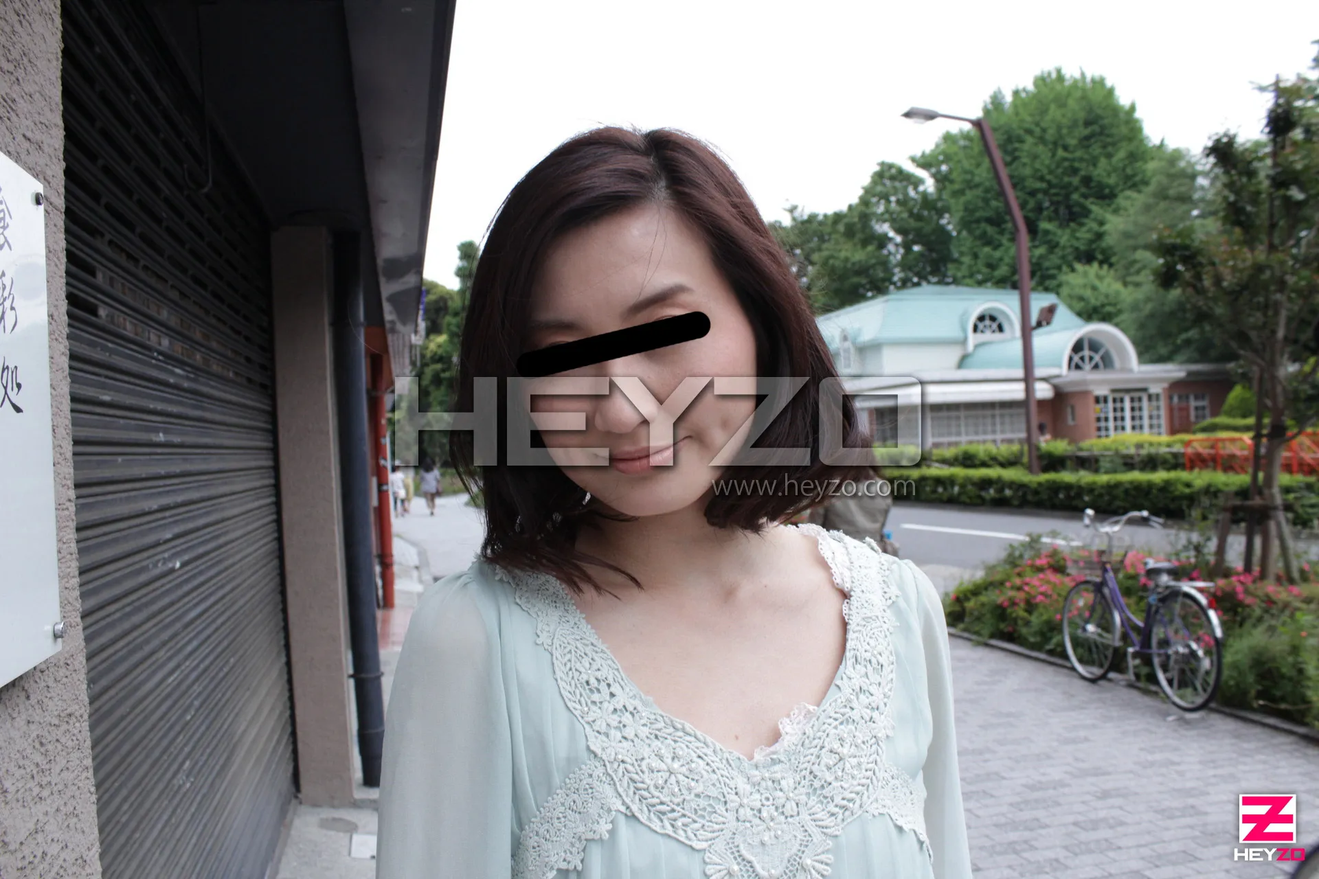 スレンダー熟女は真性ドM-1