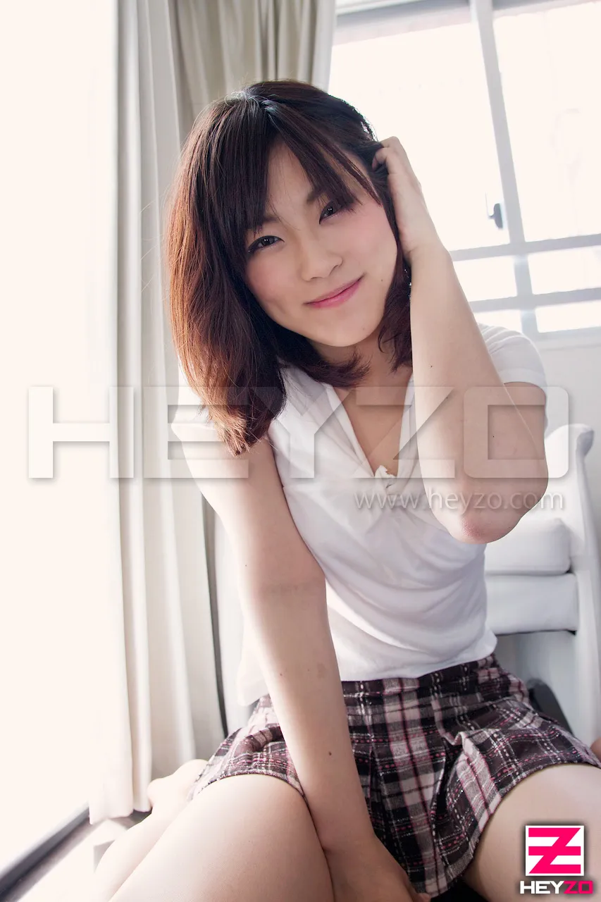 プライベートに密着！アツアツ素人カップルの自宅デートを激写-1