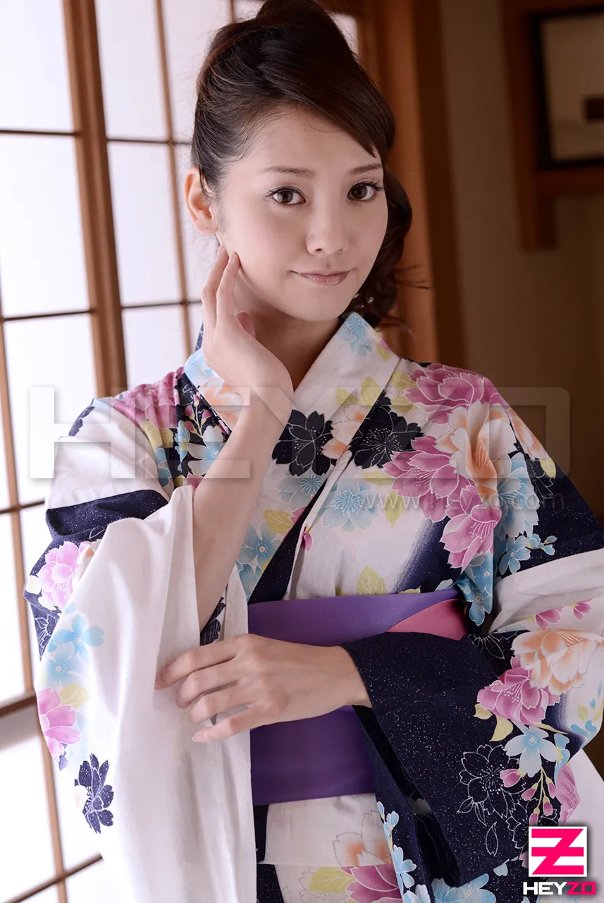 浴衣が似合う純和風美少女に連続生中出し-1