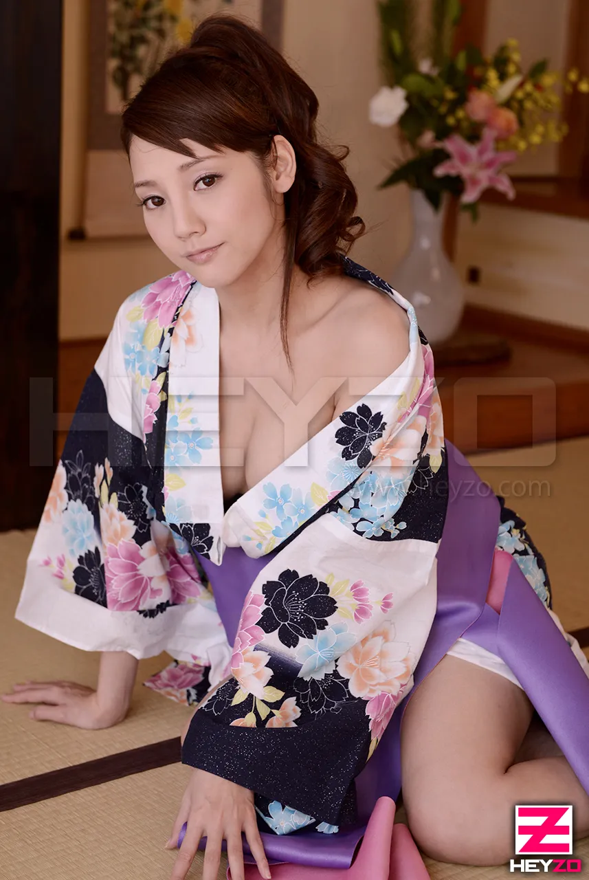 浴衣が似合う純和風美少女に連続生中出し-3