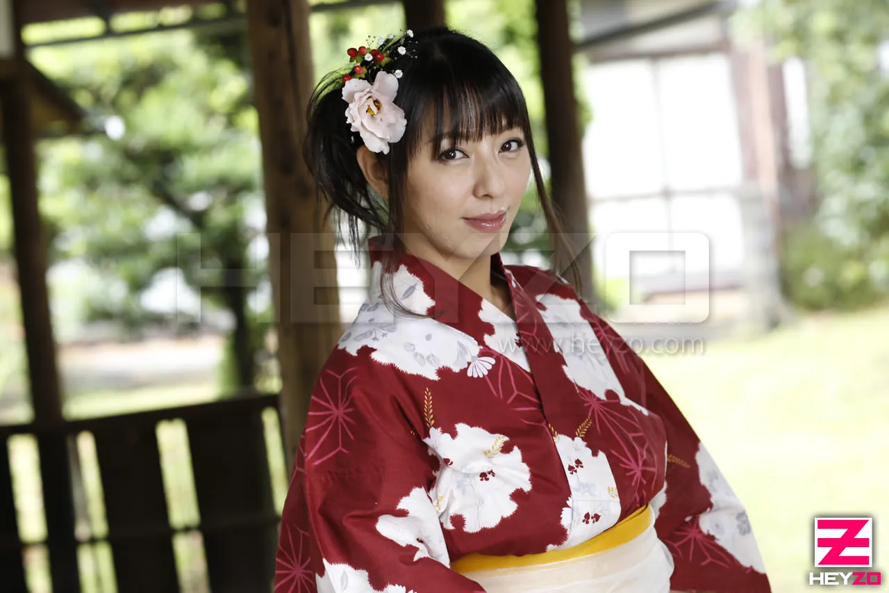 妖艶！美熟女・村上涼子が乱れ咲く～大和撫子のムッチリ巨尻～-1