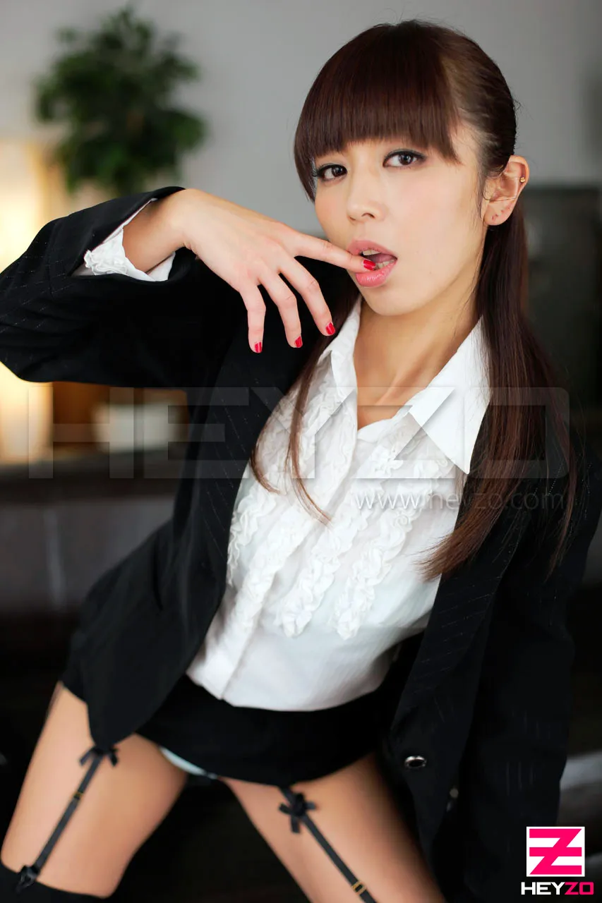 美痴女～女王様気取りの政治家秘書～-3