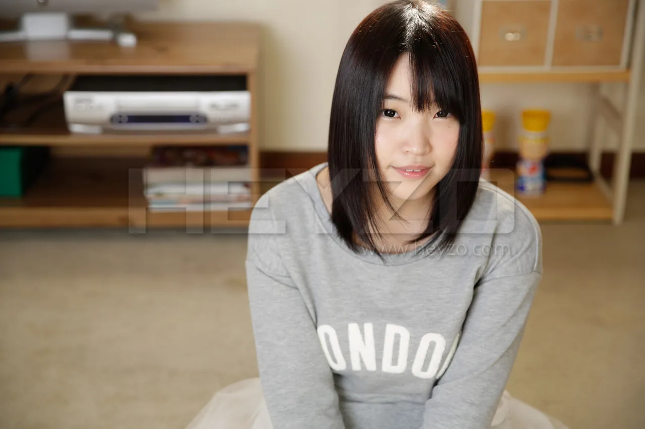 大好きな幼馴染にイタズラしちゃった～小悪魔・りくの誘惑～-1