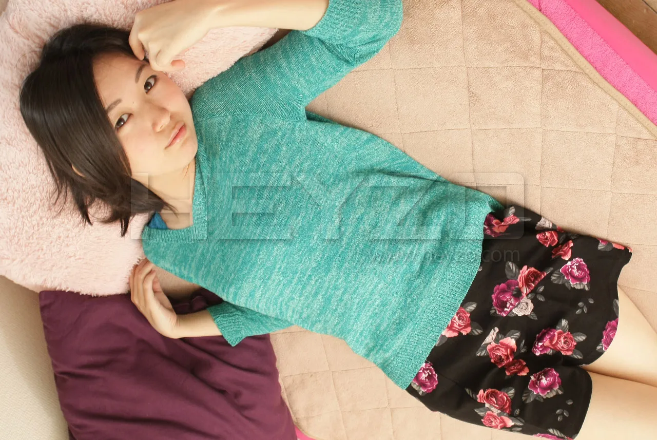 ランチタイム限定！小遣い稼ぎにエッチなことしちゃうショップ店員-3