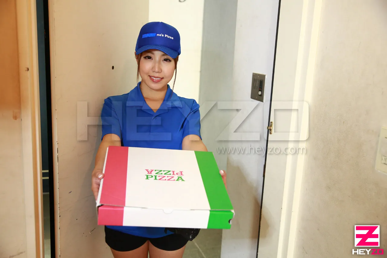 ハメられたピザデリバリー～アワビにザーメンをトッピング～-1