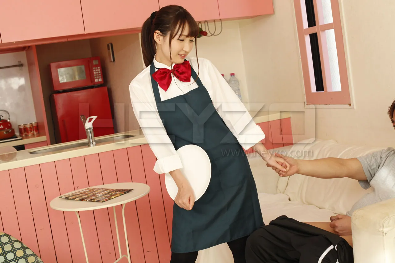 我慢できないウェイトレス～いっぱいしゃぶらせて欲しい！～-1