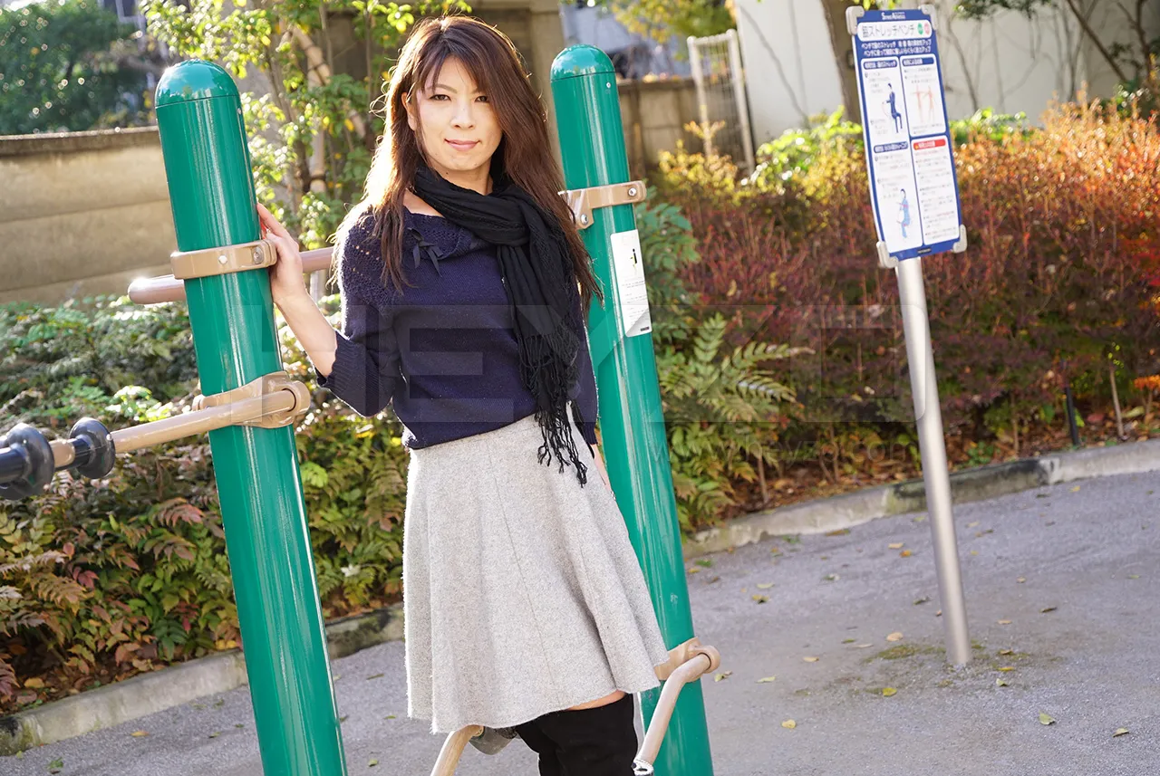 不貞を働く人妻-1