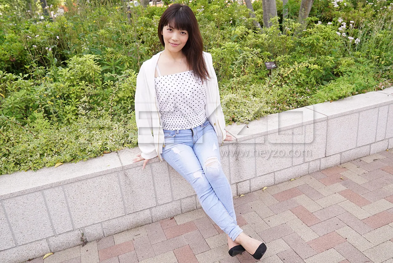 旦那には内緒でチェリーボーイの筆おろし-2