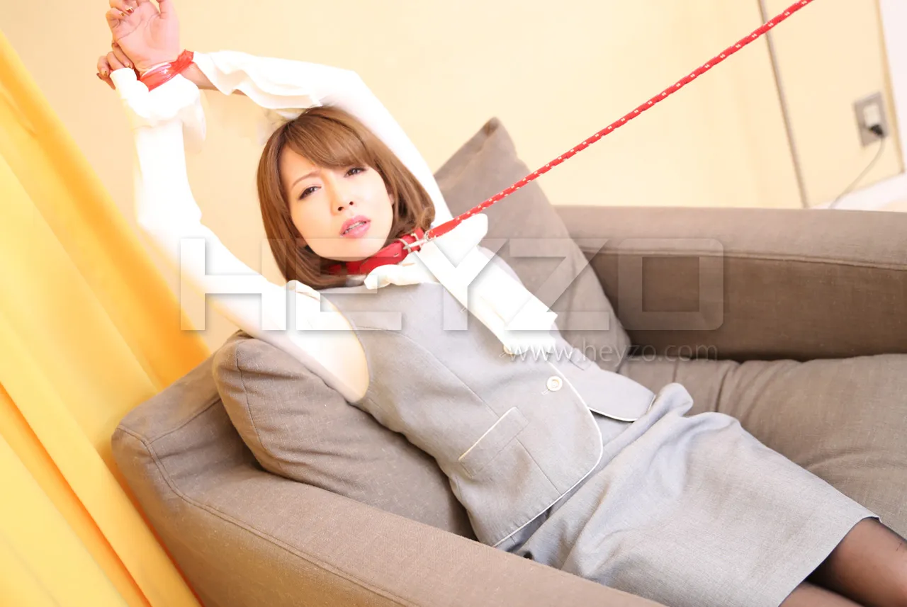 ドMな女のユルい股～ナイスバディなOLを調教～-2