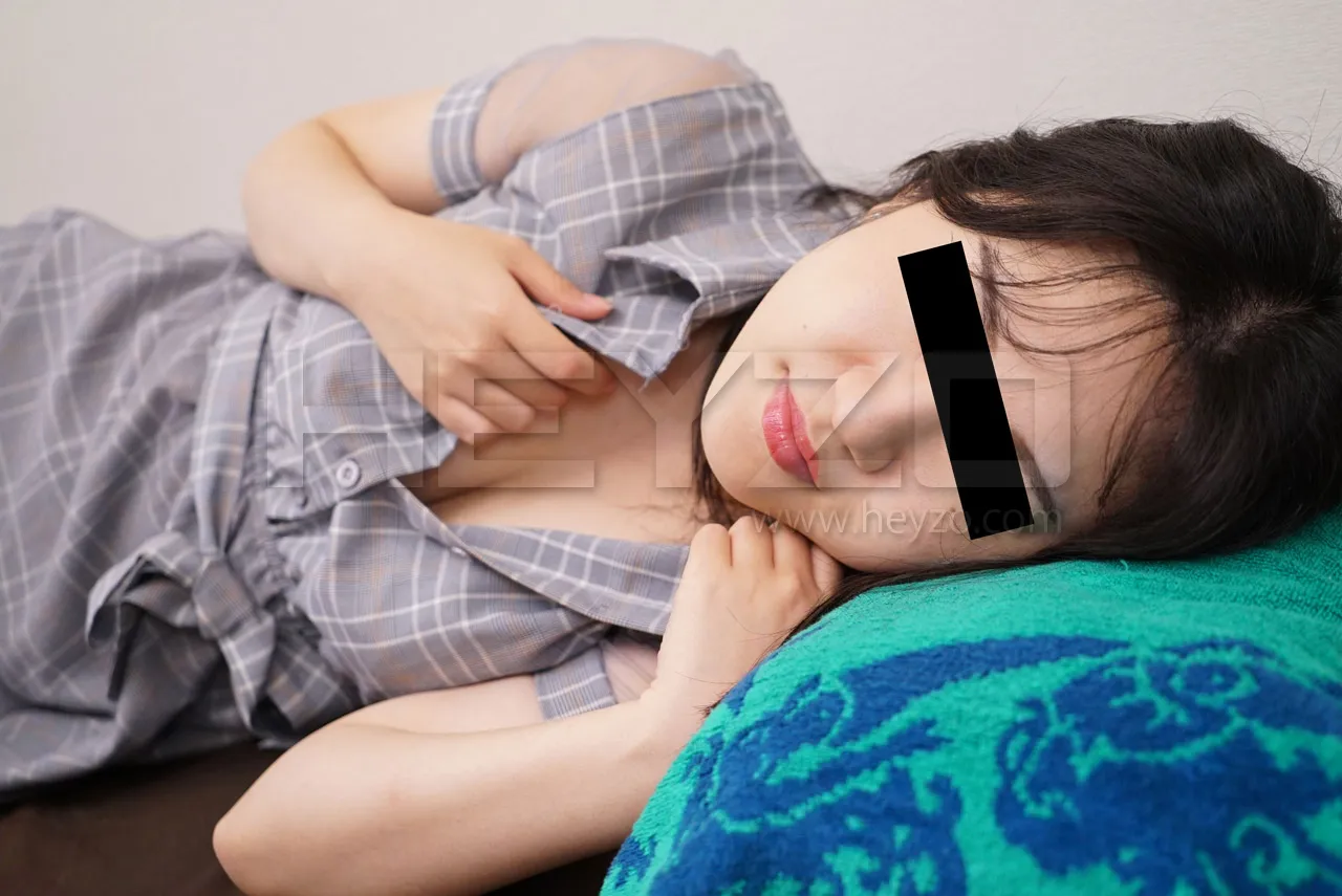 巨乳な微熟女セフレをハメ倒してヤッた-1