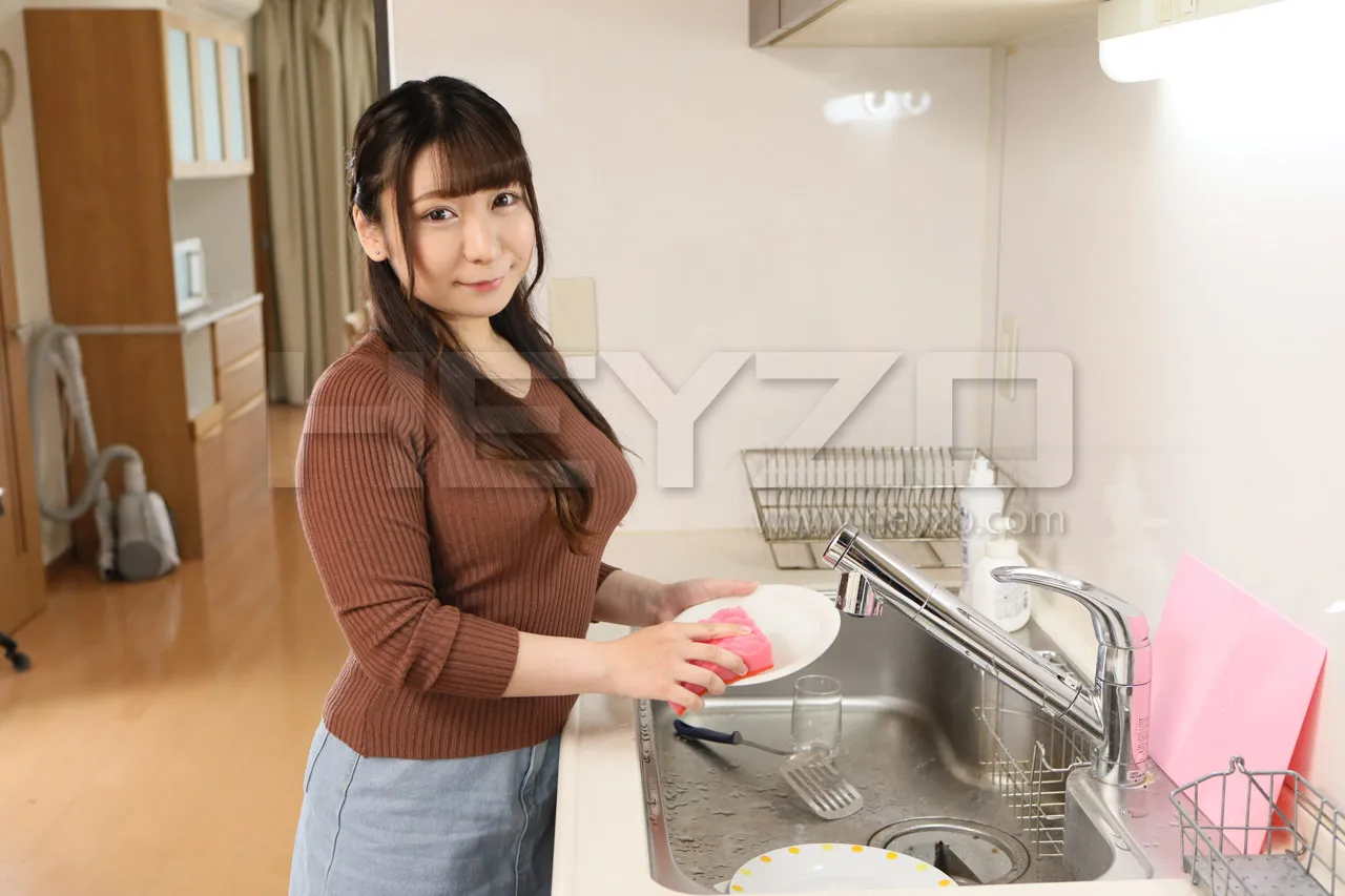 マンネリ疲れの豊満人妻をなし崩し的にヤッてヤリました！-1