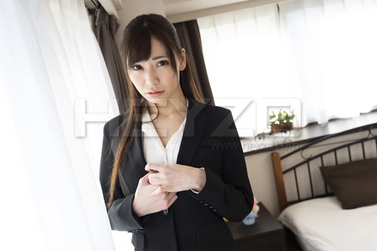 イヤよイヤよも好きのうち！？上司のイチモツでイキまくった美形OL-1