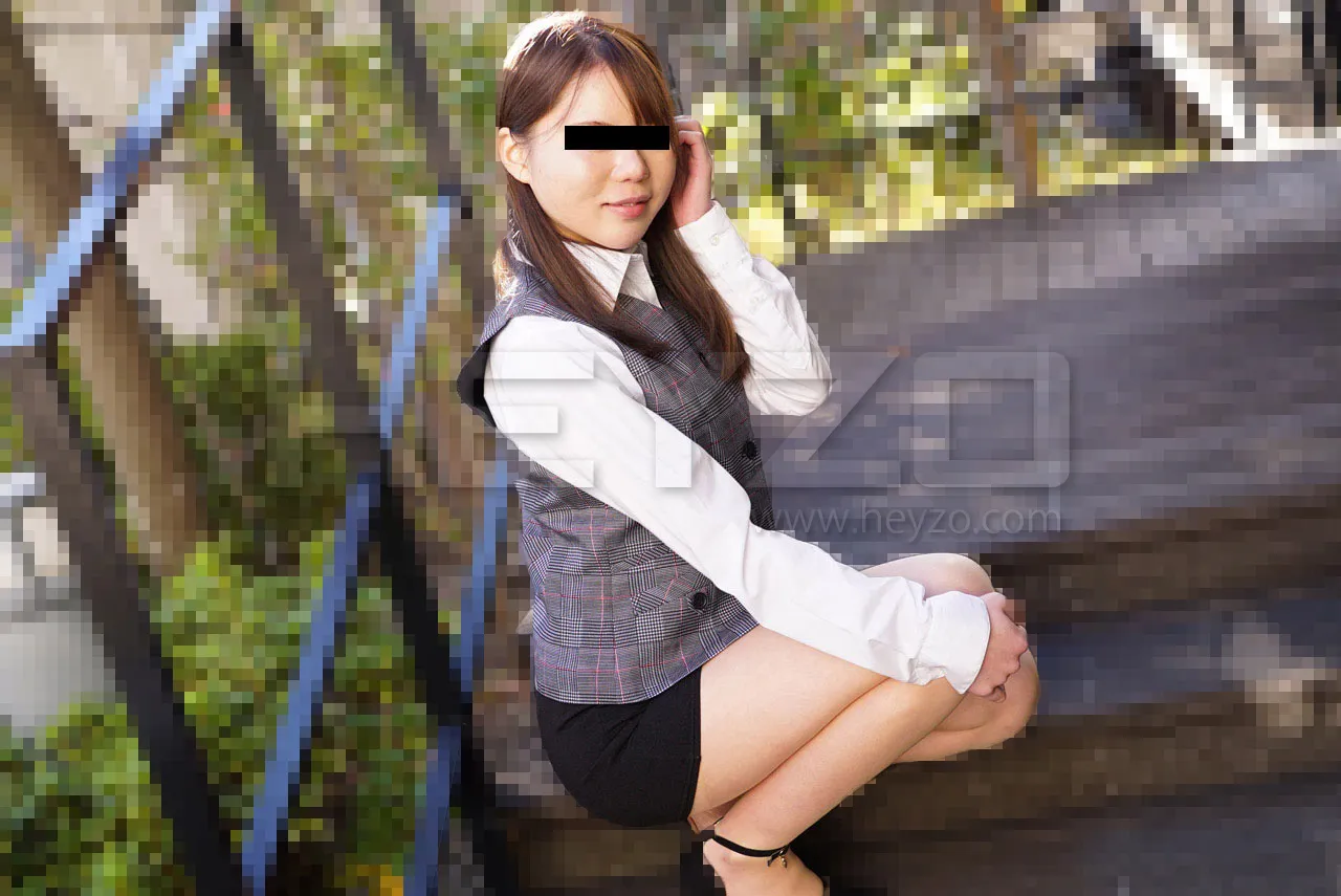 仕事中でもオナっちゃう！エッチ過ぎる受付嬢-3