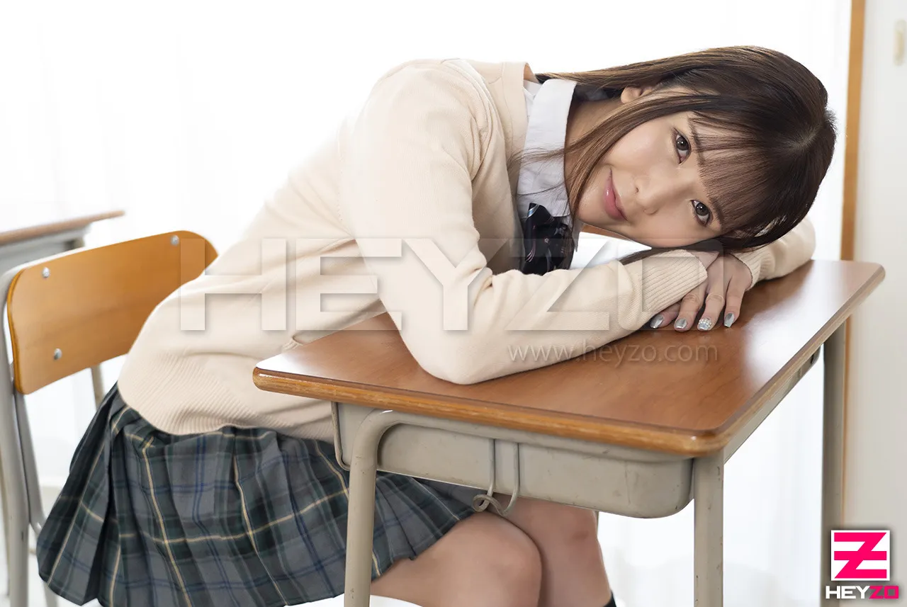 制服でご奉仕！～美女コレクションVol.85～-1