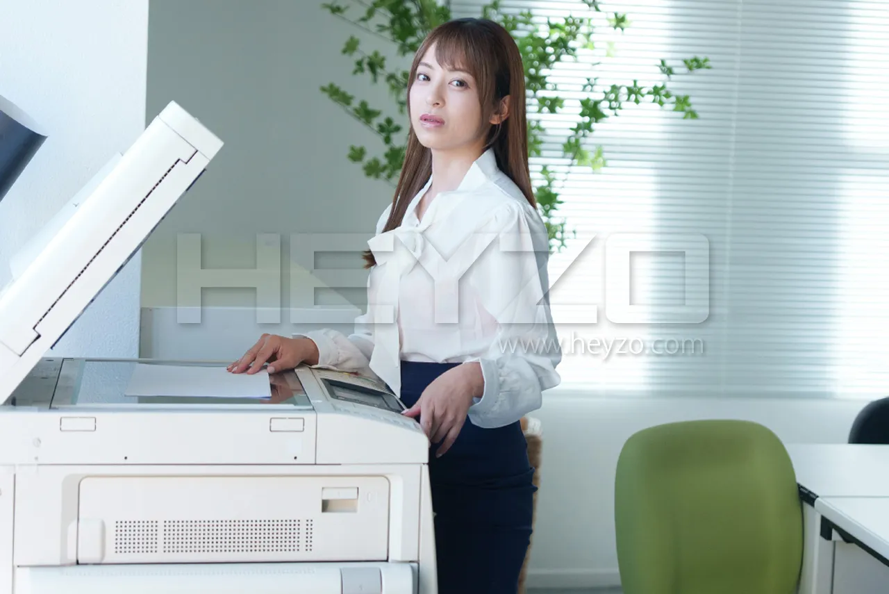 美痴女～同僚OLはデリヘル嬢～-3