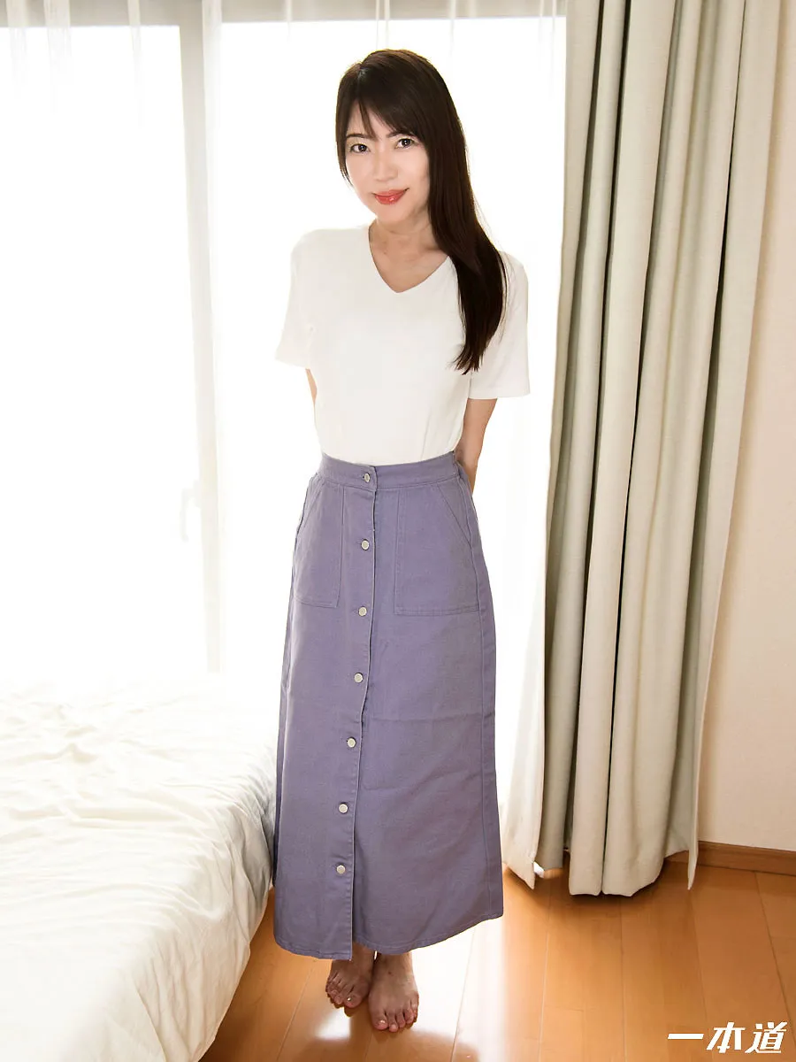 友達の母さんと濃密性交-1