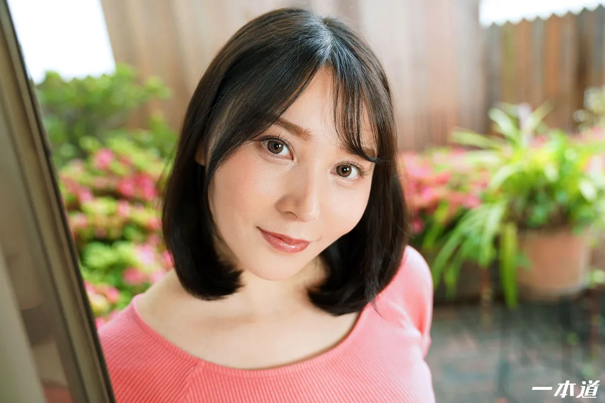 まんチラの誘惑 〜筆おろし好きな美人ママ～-1