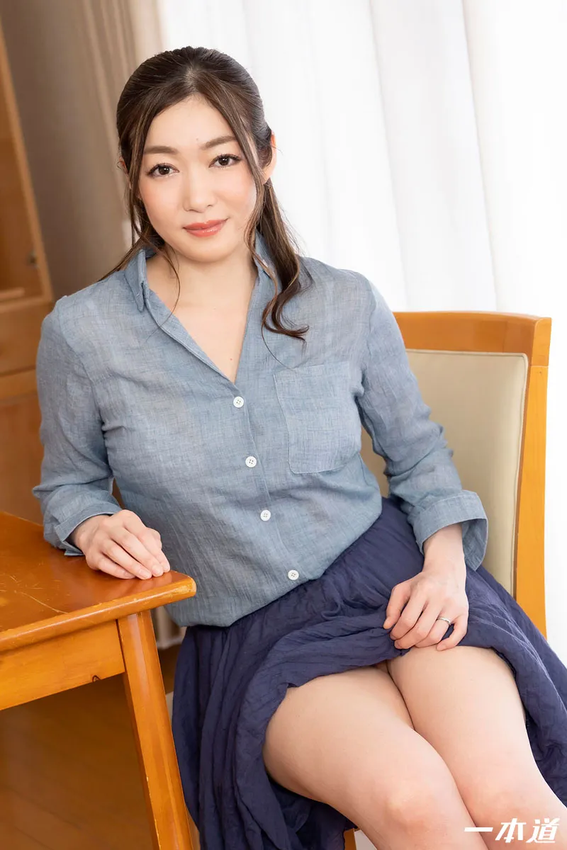 まんチラの誘惑 〜パパ友を誘惑する欲求不満MAXの人妻〜-3