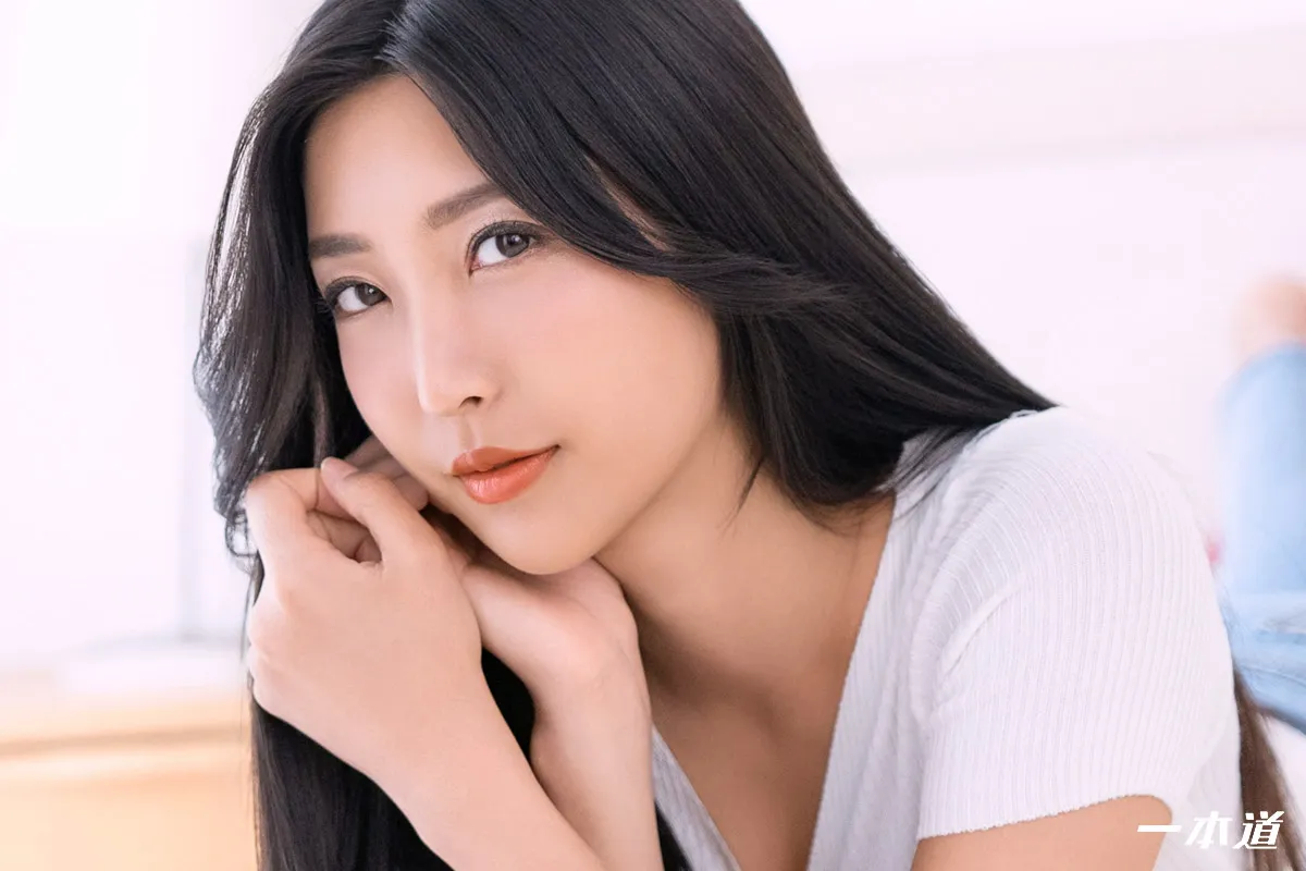 ピタパン姿で隣人を誘惑する人妻がヤバすぎた！-1