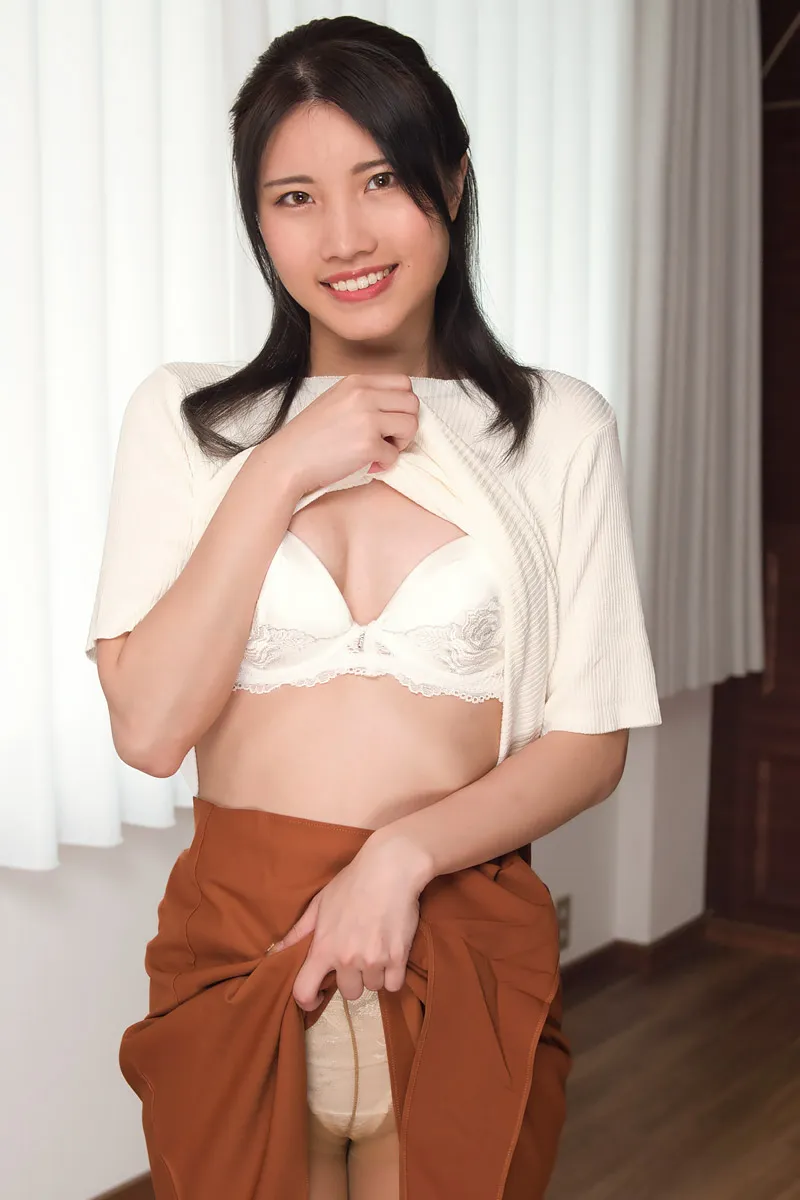 余裕で三連発できちゃう極上の女優 赤坂桃子-5
