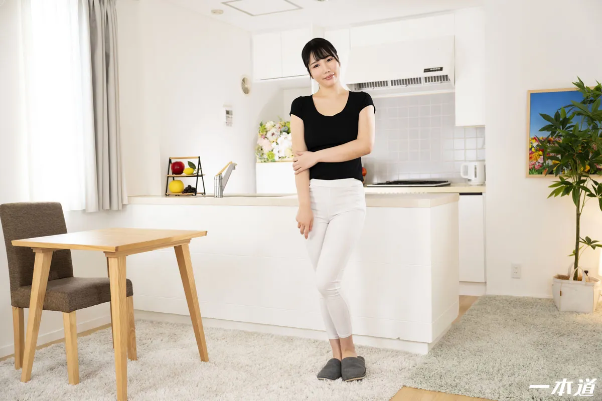 悩殺ピタパン尻と透けパンがエロ過ぎる女-1