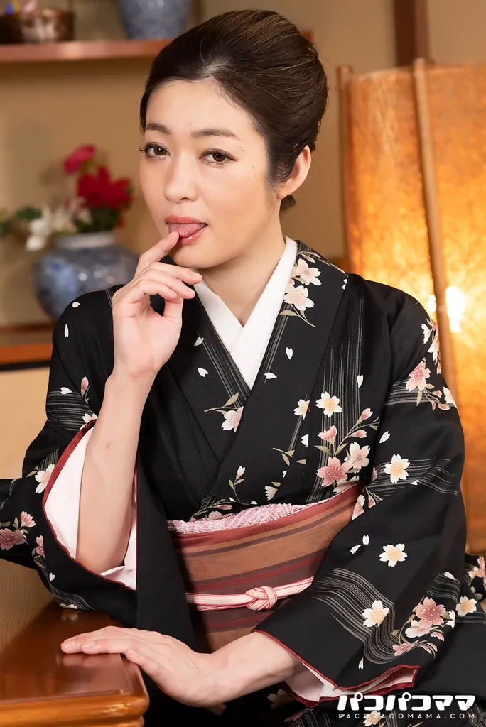 温泉女将のエッチなおもてなし-1