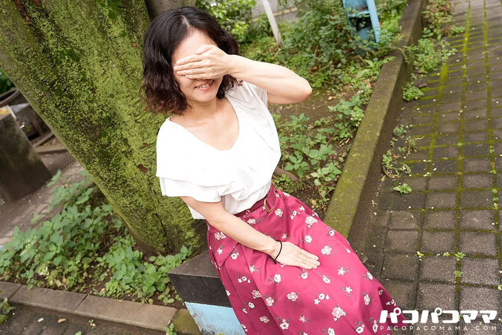 年下男子に発情するおばさんをとことんヤリまくる-1