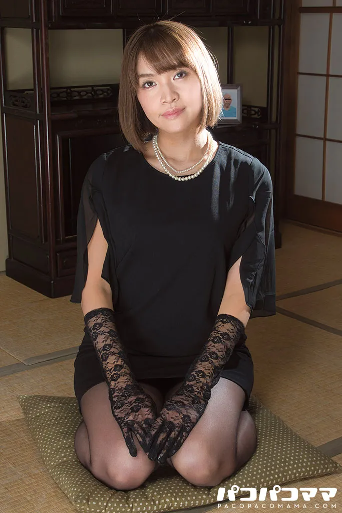 義弟に中出しされる美人未亡人-1