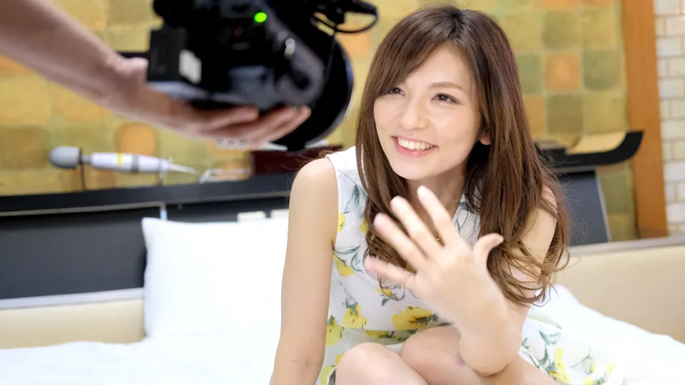 Mッ気があるスレンダー美人〜何をされてもカメラ目線〜